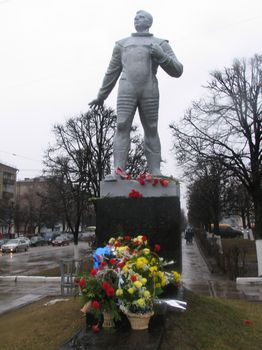 14:04 В Чебоксарах состоялся торжественный митинг, посвященный Дню космонавтики 14:04 В Чебоксарах состоялся торжественный митинг, посвященный Дню космонавтики